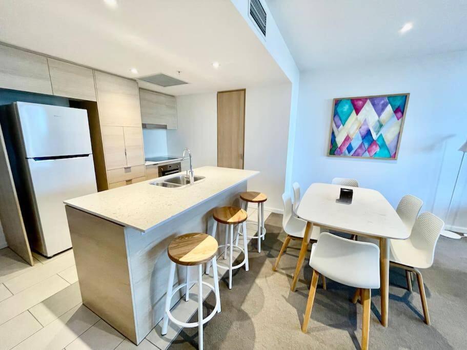 Broadbeach Apartment Level 10 With Beach Views Gold Coast Kültér fotó