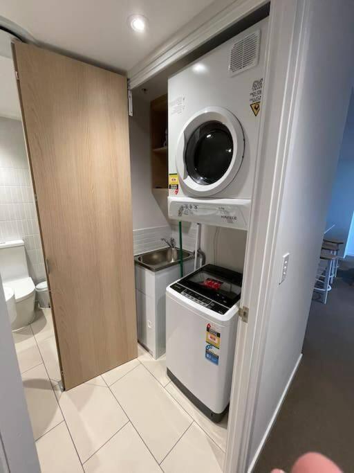 Broadbeach Apartment Level 10 With Beach Views Gold Coast Kültér fotó
