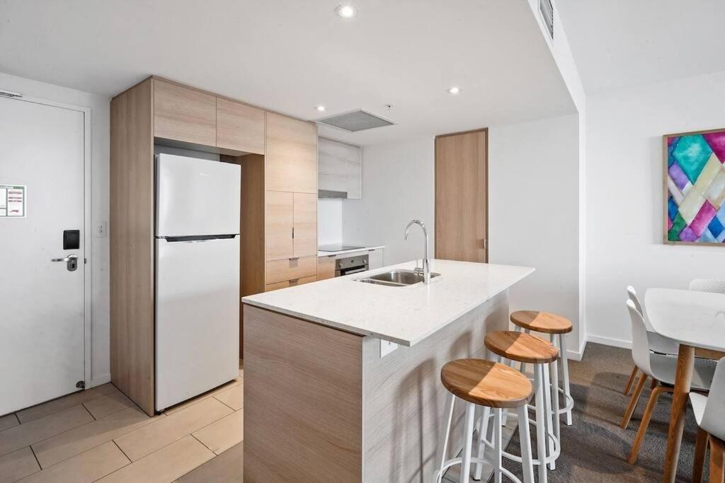 Broadbeach Apartment Level 10 With Beach Views Gold Coast Kültér fotó